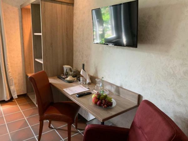 Burg Wassenberg Hotell Exteriör bild